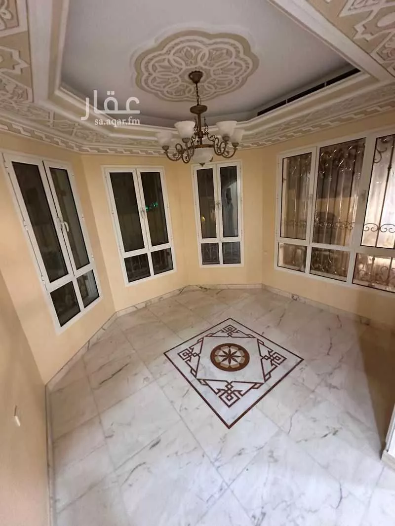 فيلا 15 غرف في الشاطئ 1