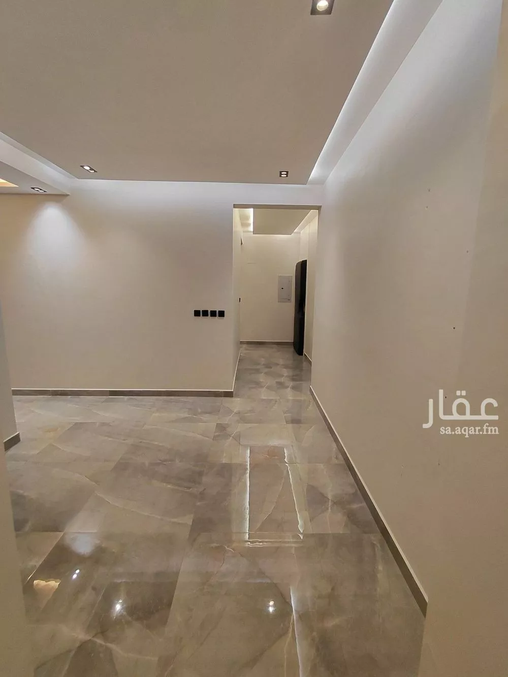 شقة 1 غرف في الملقا 3