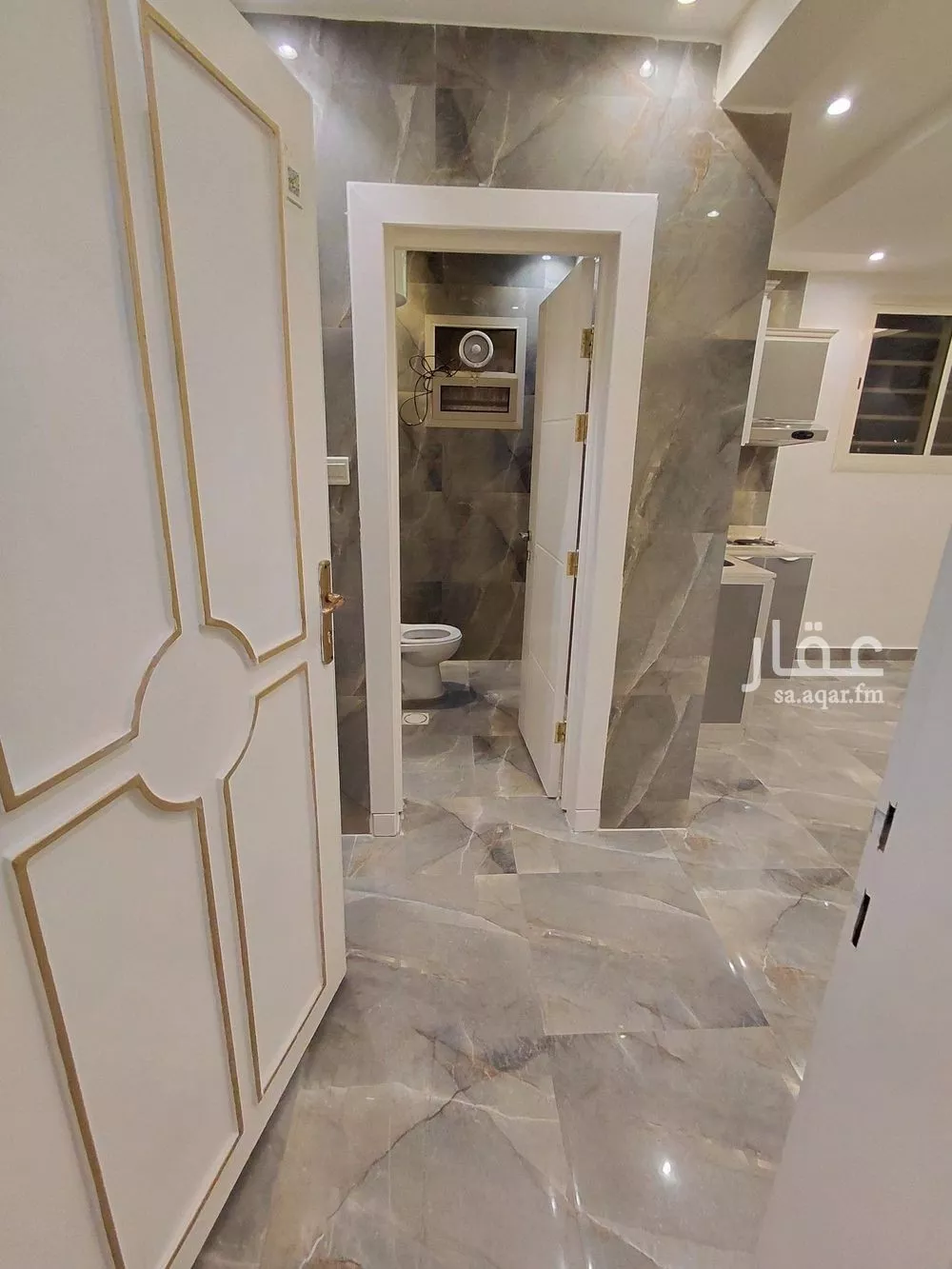 شقة 1 غرف في الملقا 4