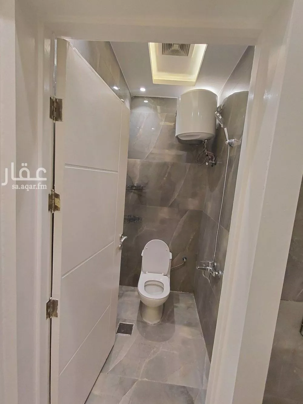 شقة 1 غرف في العقيق 5