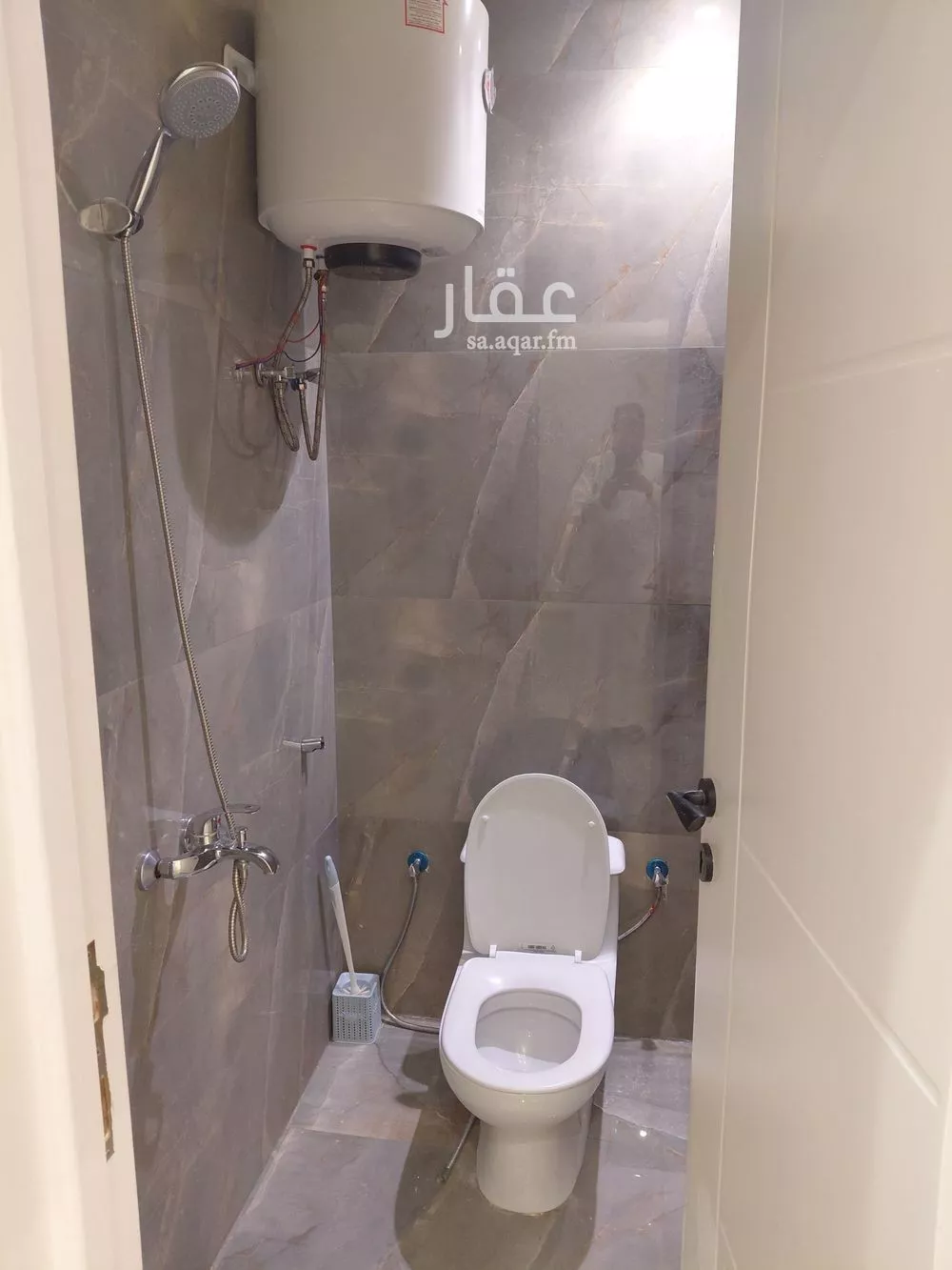 شقة 1 غرف في العقيق 4