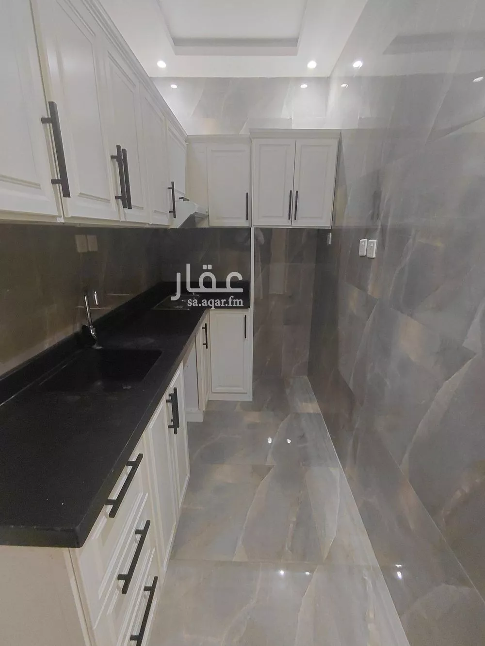 شقة 1 غرف في العقيق 5