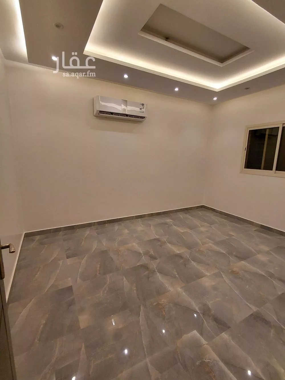 شقة 1 غرف في الملقا 4