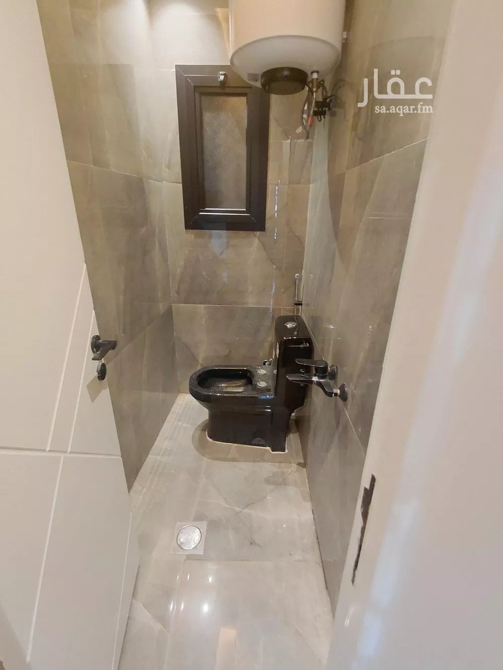 شقة 1 غرف في الملقا 4