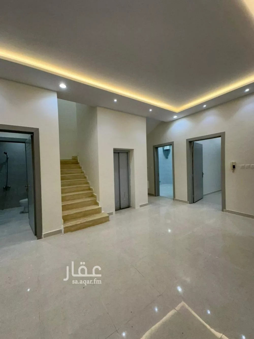 فيلا 5 غرف في الشرق 2