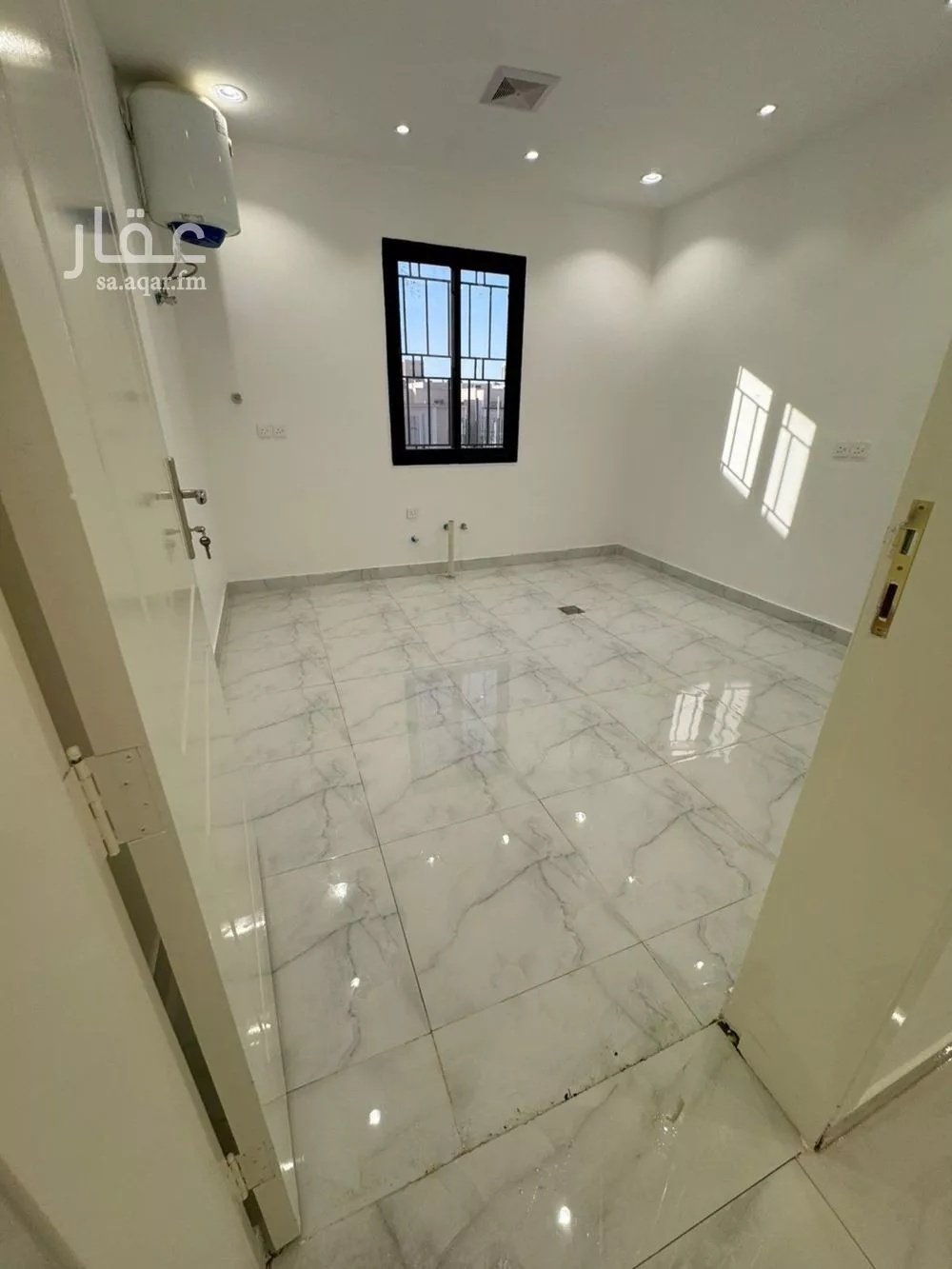 شقة 3 غرف في الرمال 4