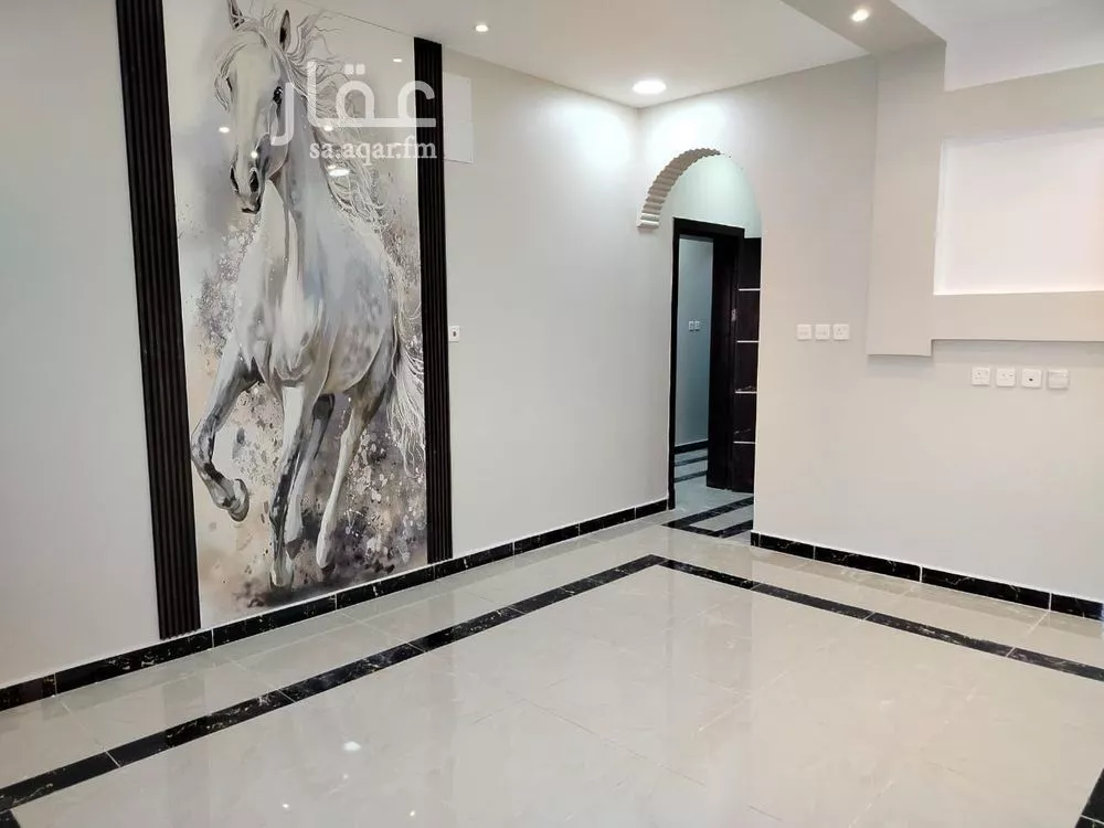 شقة 5 غرف في ضاحية الملك فهد 1