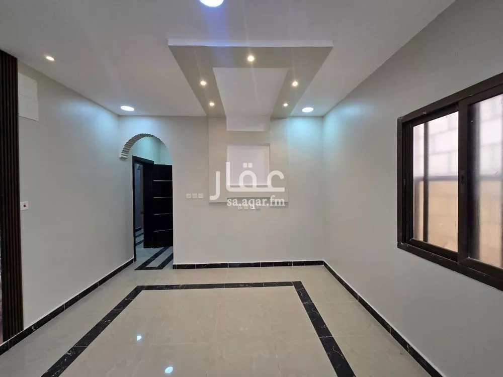 5 bedroom apartment in Dahiat King Fahd 5