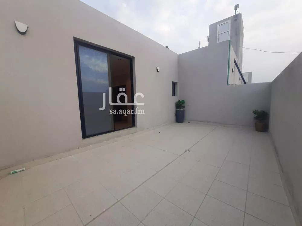 شقة 4 غرف في الحمرا 4