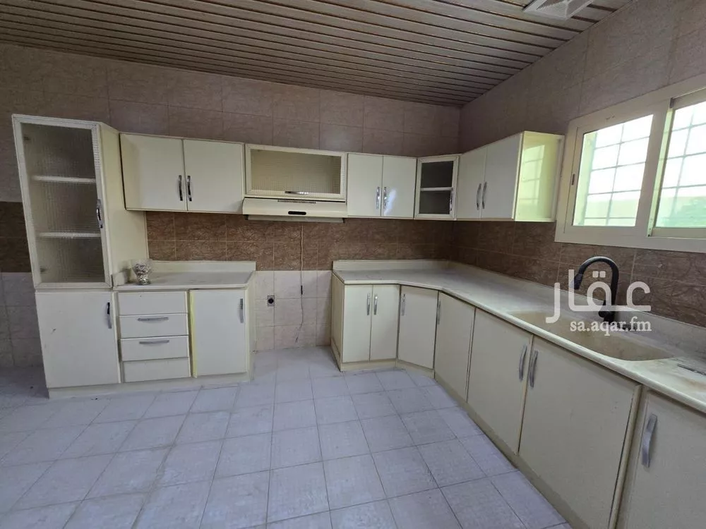 7 bedroom villa in Dahiat King Fahd 4