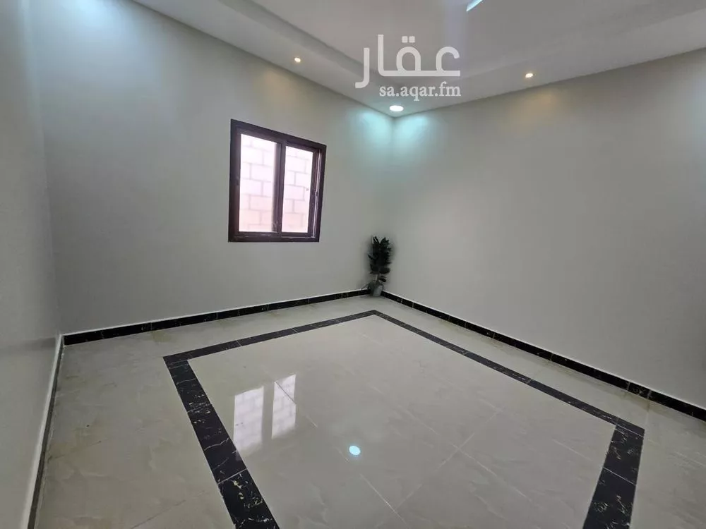 شقة 5 غرف في ضاحية الملك فهد 3