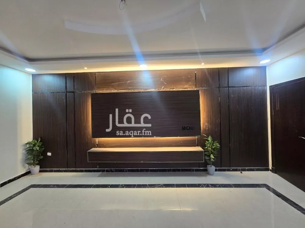 شقة 5 غرف في ضاحية الملك فهد 2