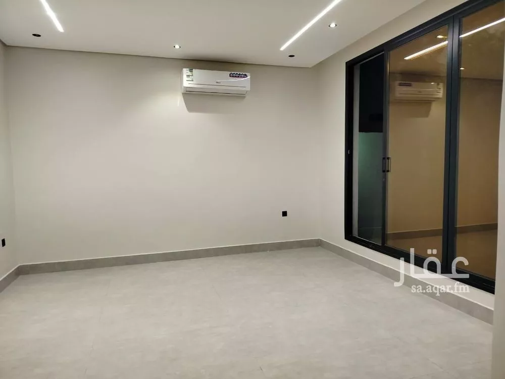 شقة 4 غرف في الحمرا 1