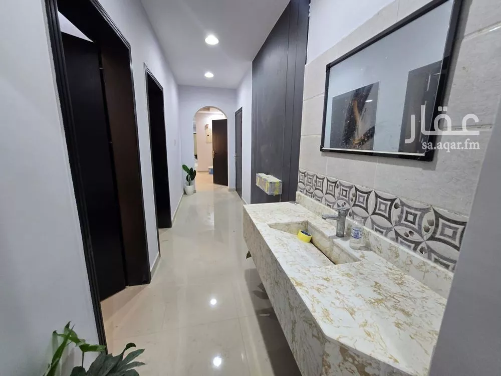 شقة 5 غرف في النور 4