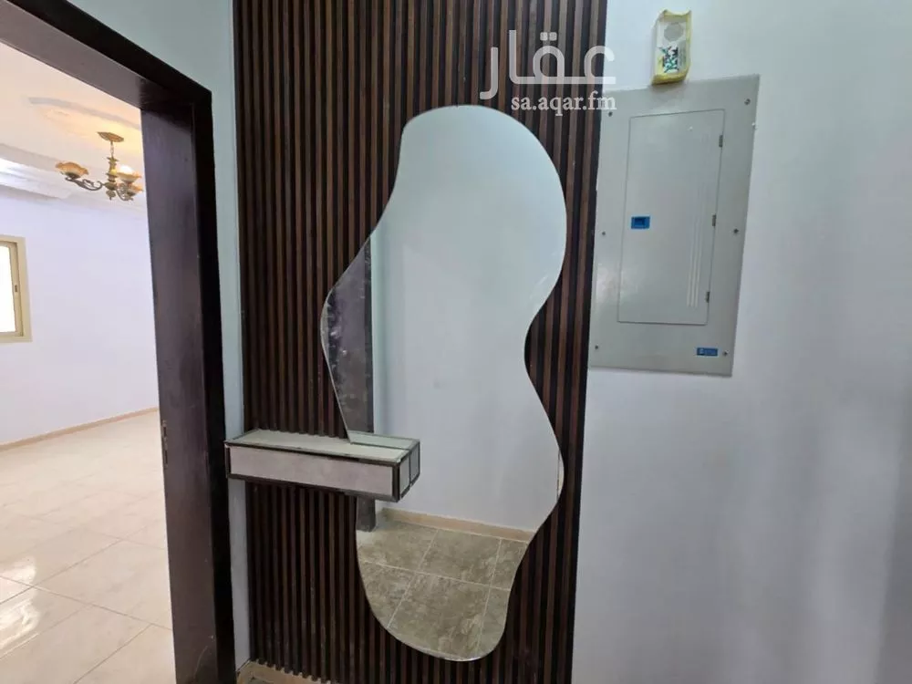 شقة 4 غرف في طيبة 4