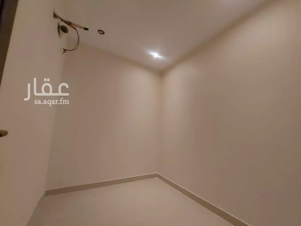 شقة 4 غرف في الحمرا 3