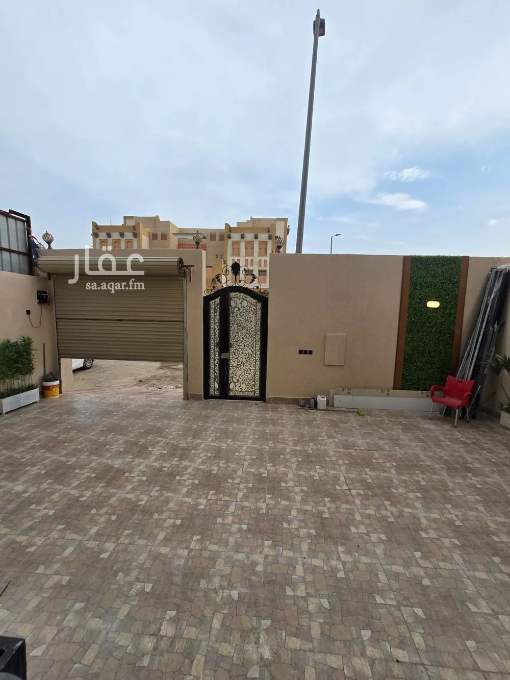 فيلا 8 غرف في ضاحية الملك فهد 5