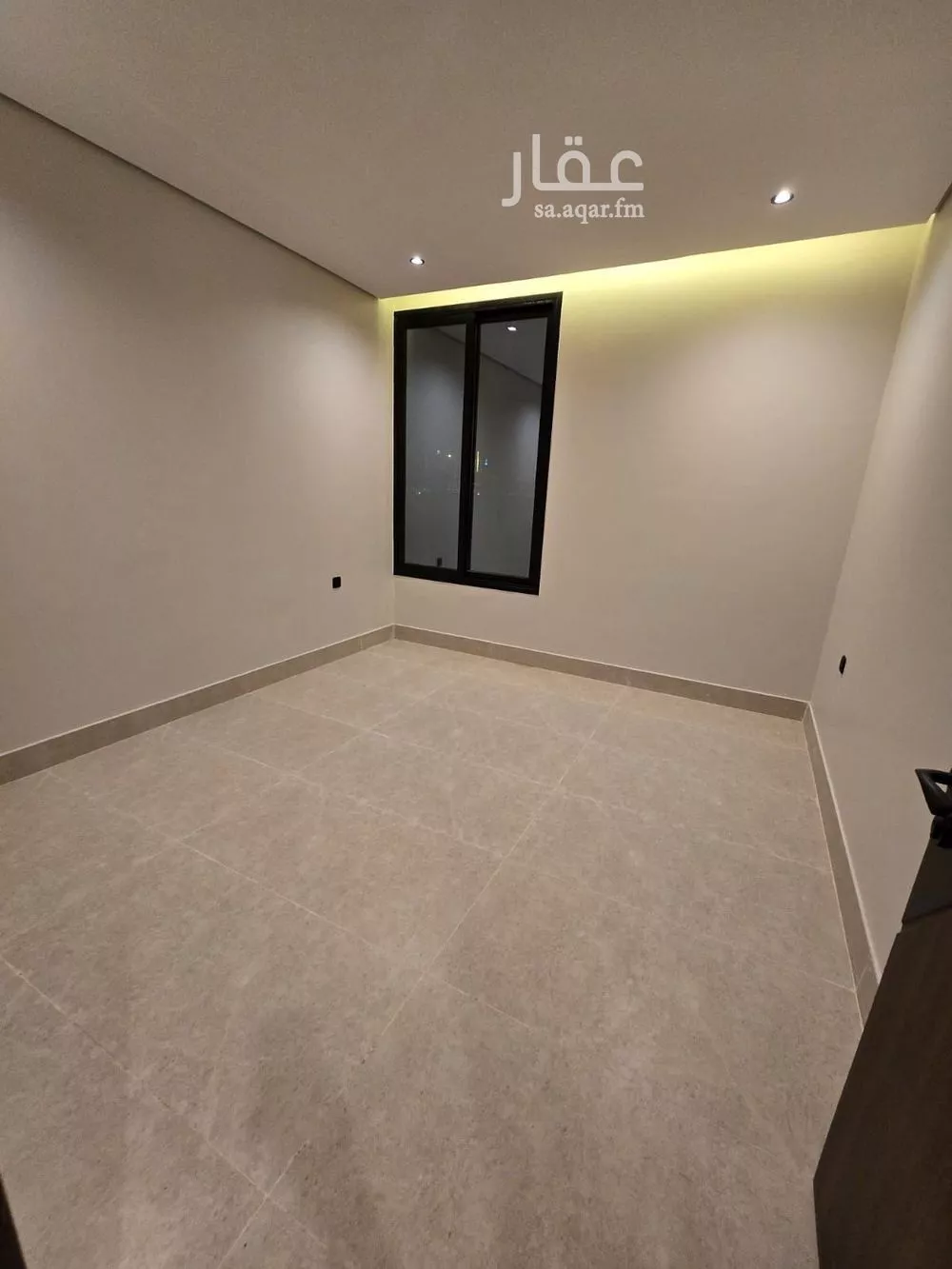 شقة 4 غرف في الحمرا 3