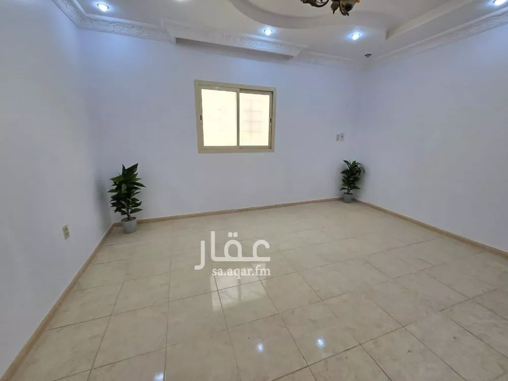 شقة 4 غرف في طيبة 5