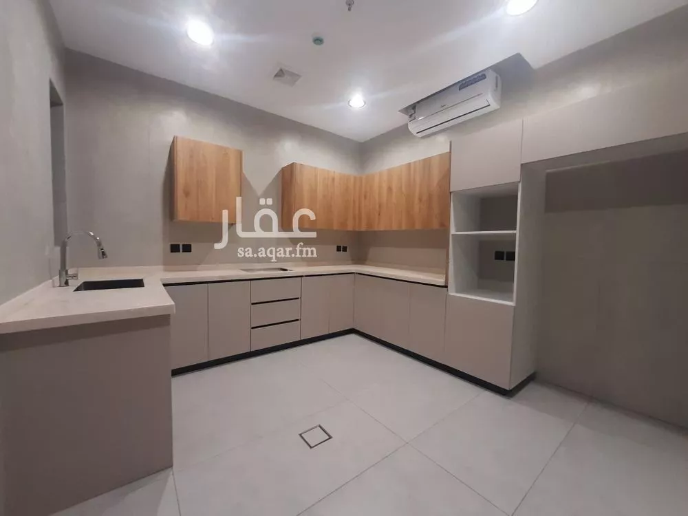 شقة 4 غرف في الحمرا 2