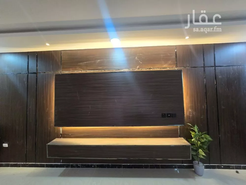 5 bedroom apartment in Dahiat King Fahd 1