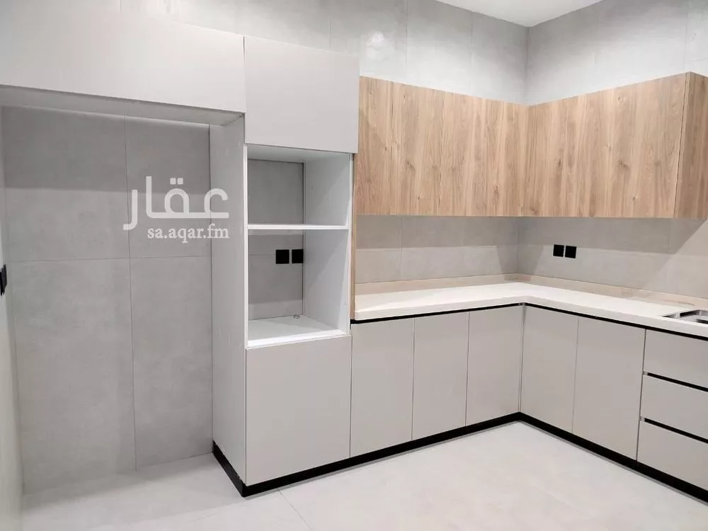 شقة 4 غرف في الحمرا 5