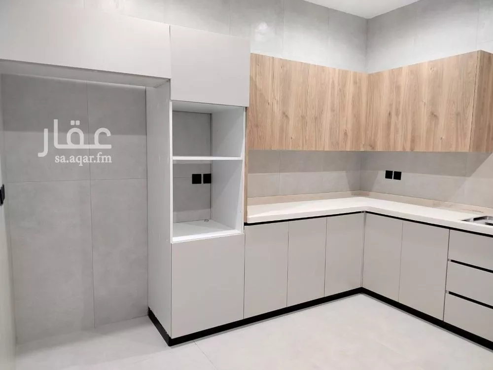 شقة 4 غرف في الحمرا 5