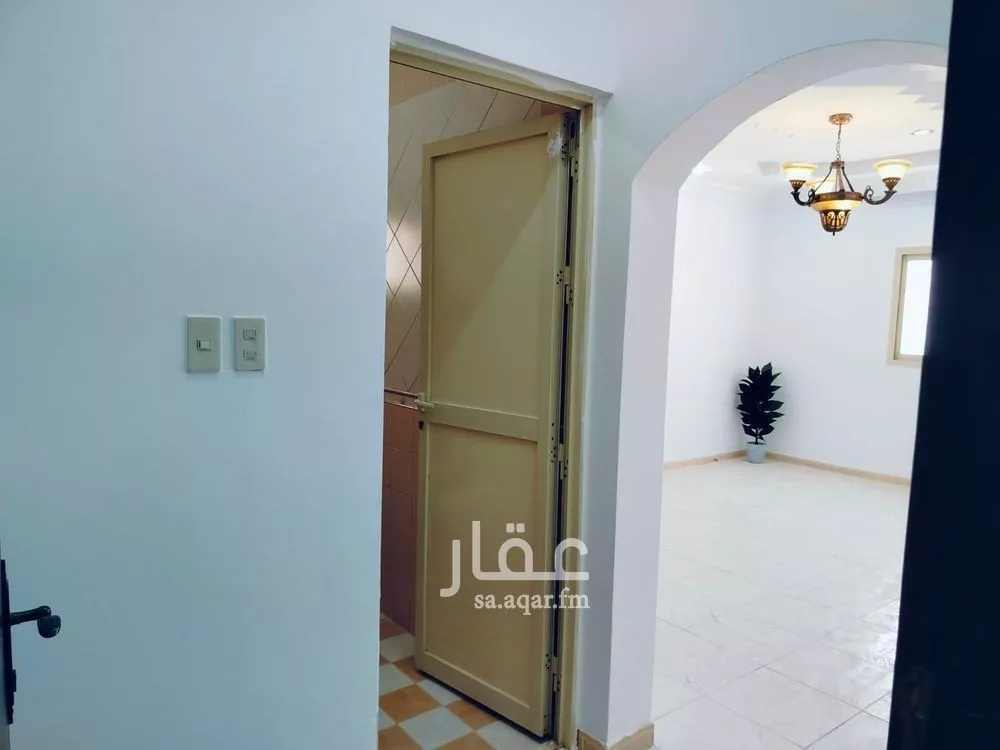 شقة 4 غرف في طيبة 5