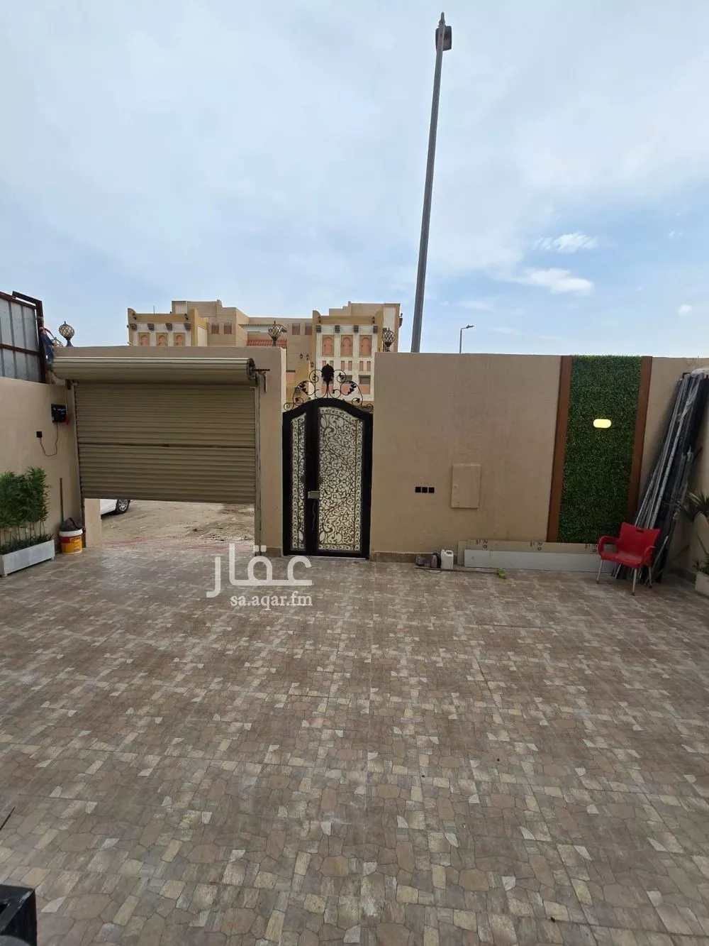 فيلا 8 غرف في ضاحية الملك فهد 5