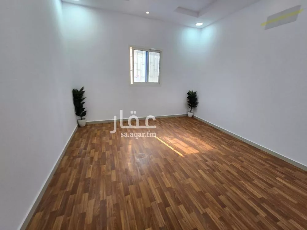 شقة 5 غرف في ضاحية الملك فهد 2