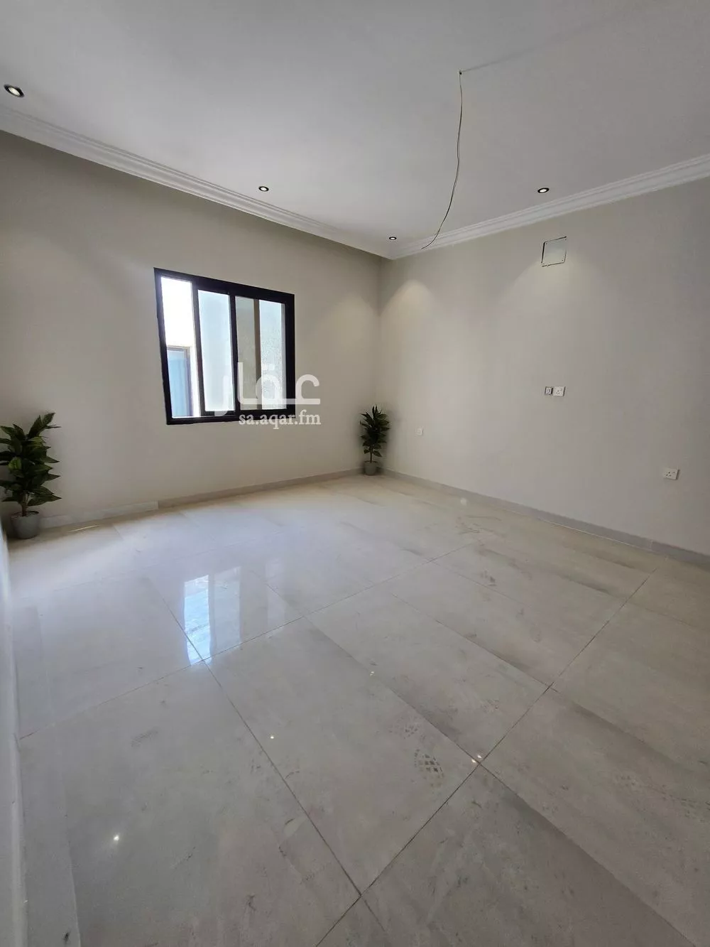 شقة 4 غرف في الحمرا 2