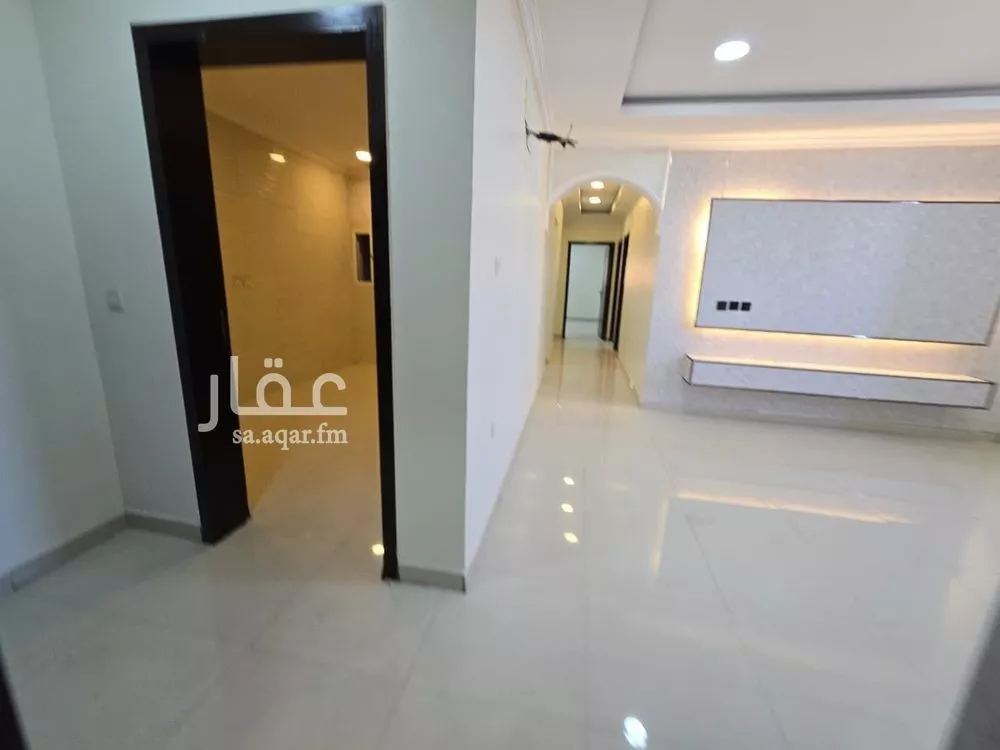 شقة 4 غرف في النور 4