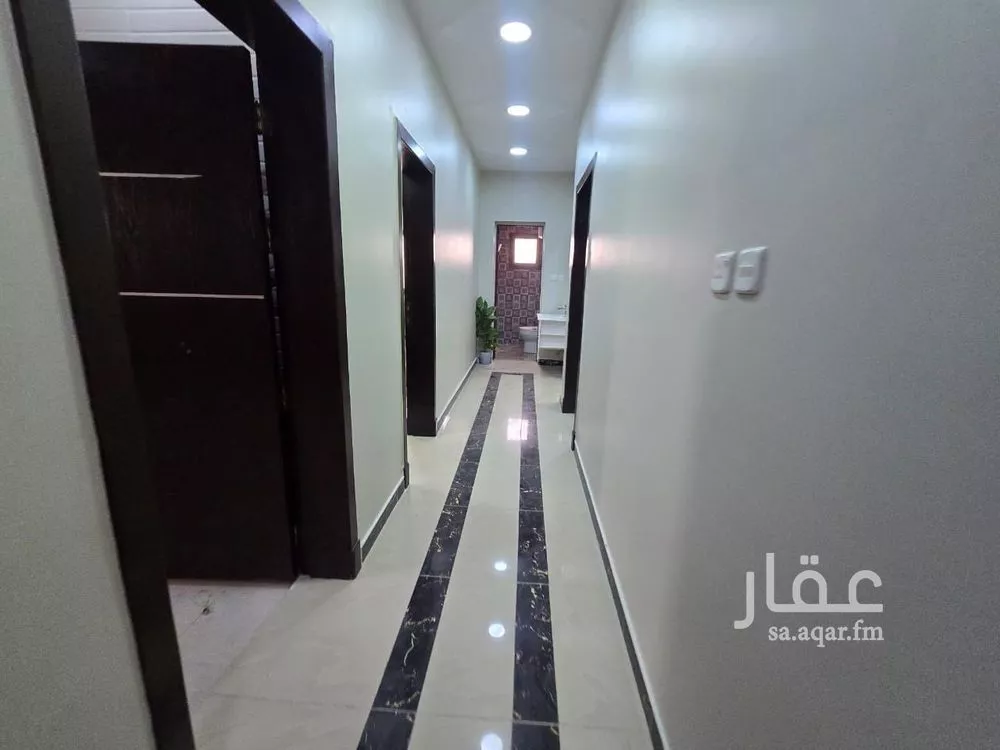 شقة 5 غرف في ضاحية الملك فهد 3