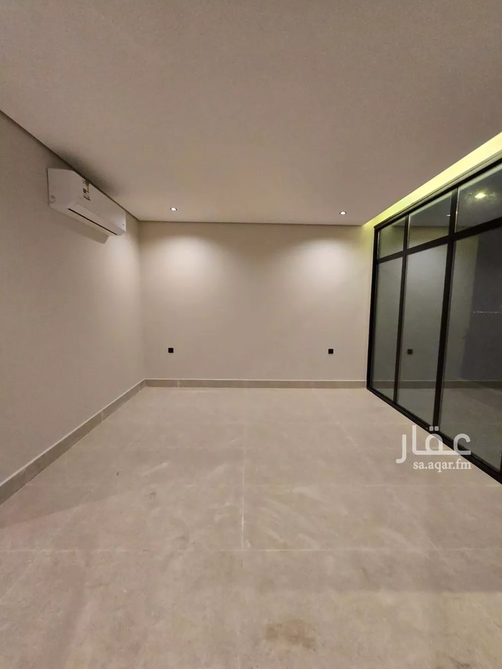 شقة 4 غرف في الحمرا 2