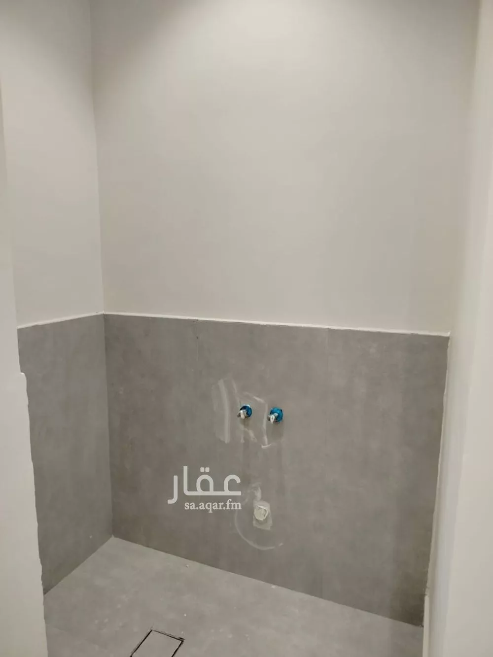 شقة 4 غرف في الحمرا 3