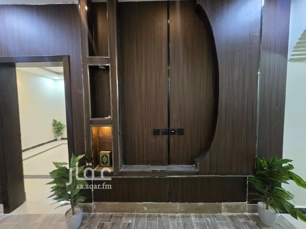 شقة 5 غرف في ضاحية الملك فهد 3