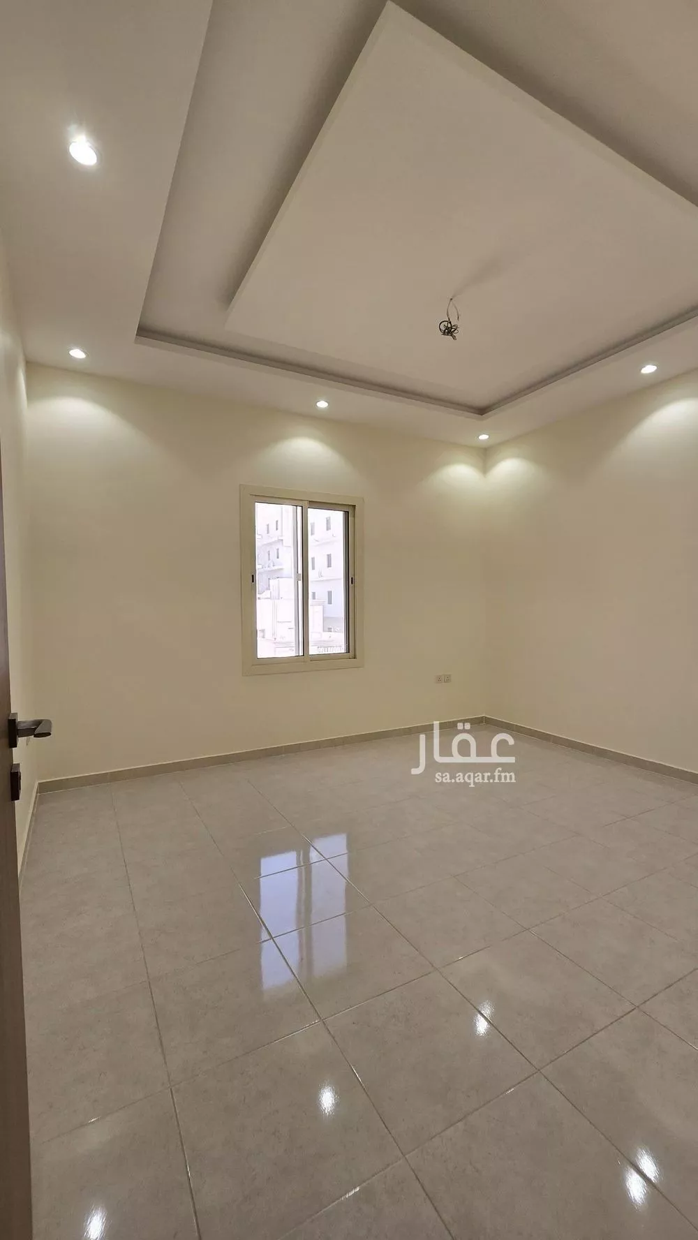 شقة 4 غرف في الصفا 5