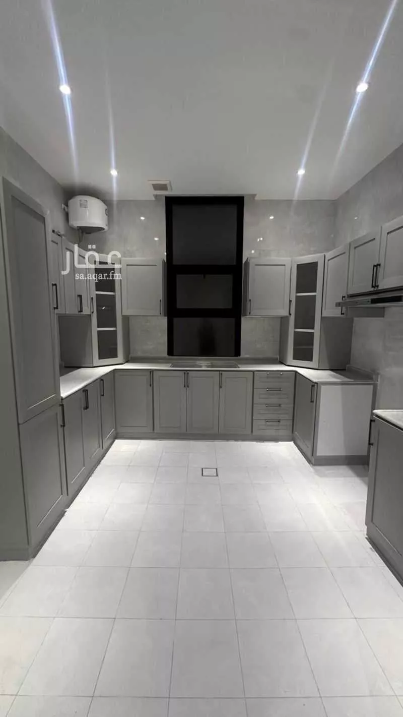 شقة 4 غرف في الحمرا 2