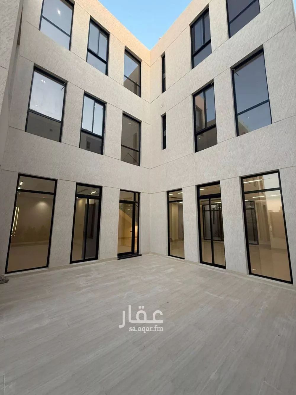 فيلا 8 غرف في المهدية 5