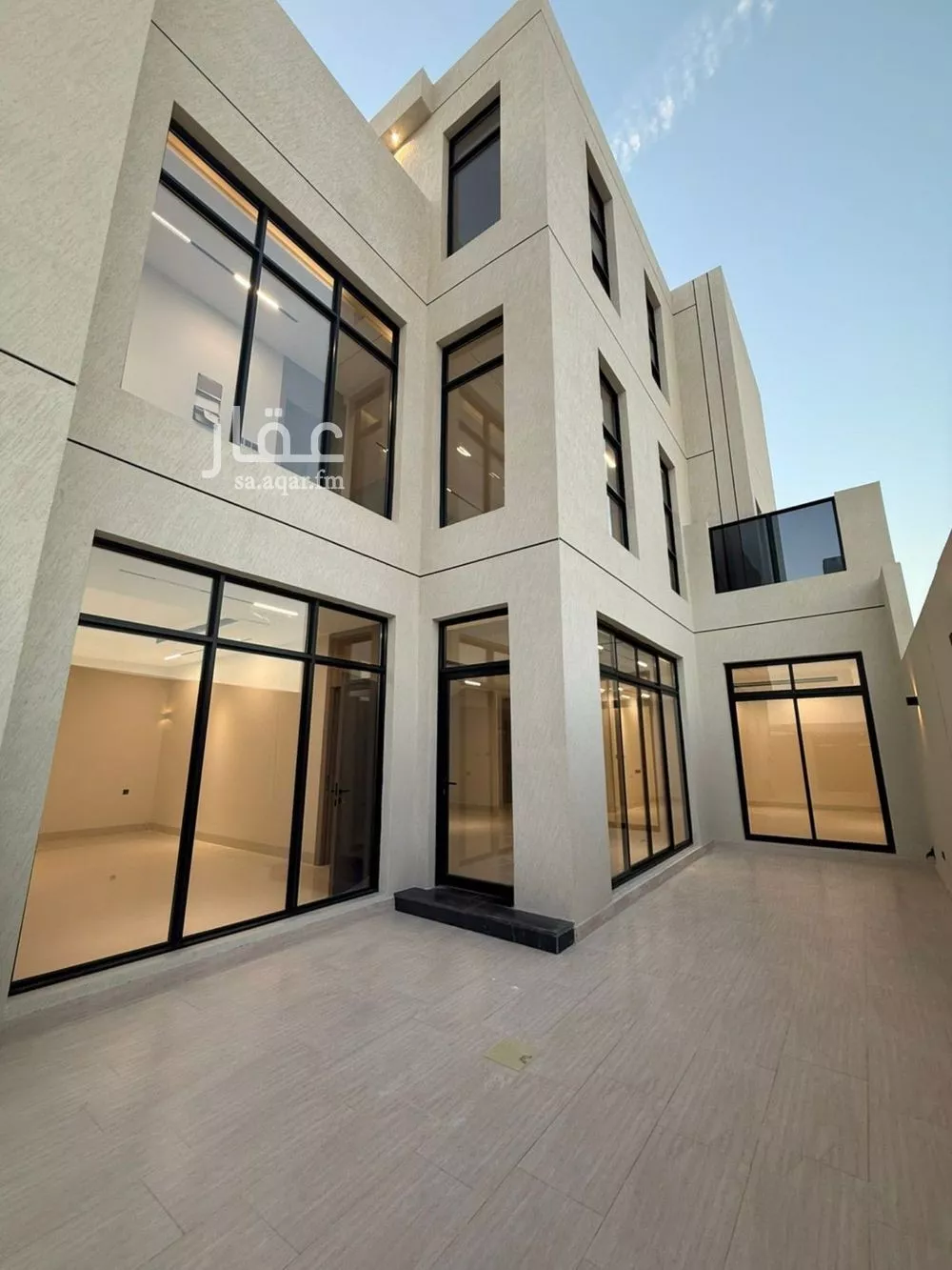 فيلا 7 غرف في المهدية 5