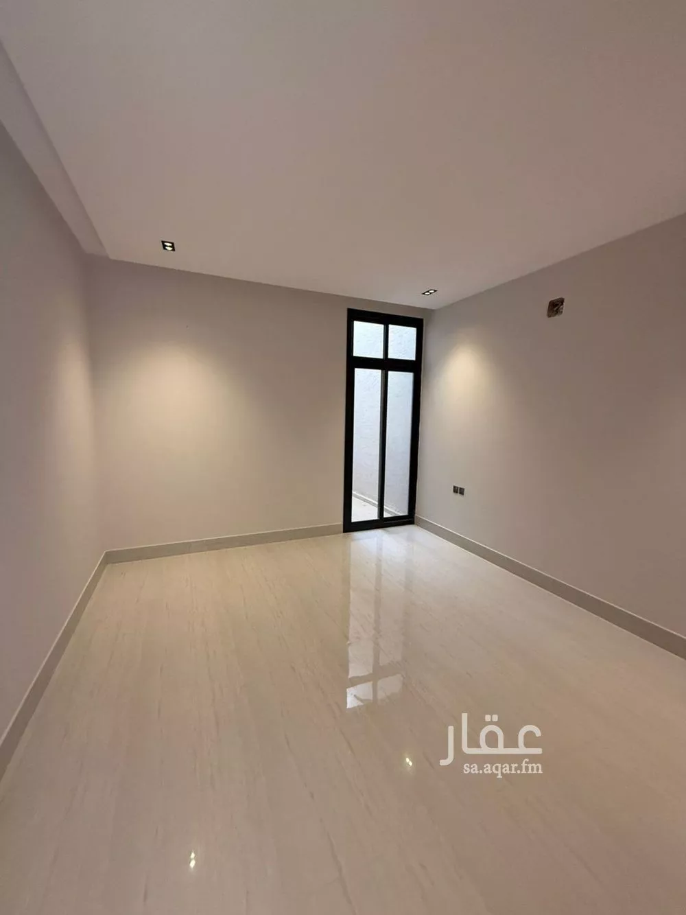 فيلا 7 غرف في المهدية 5