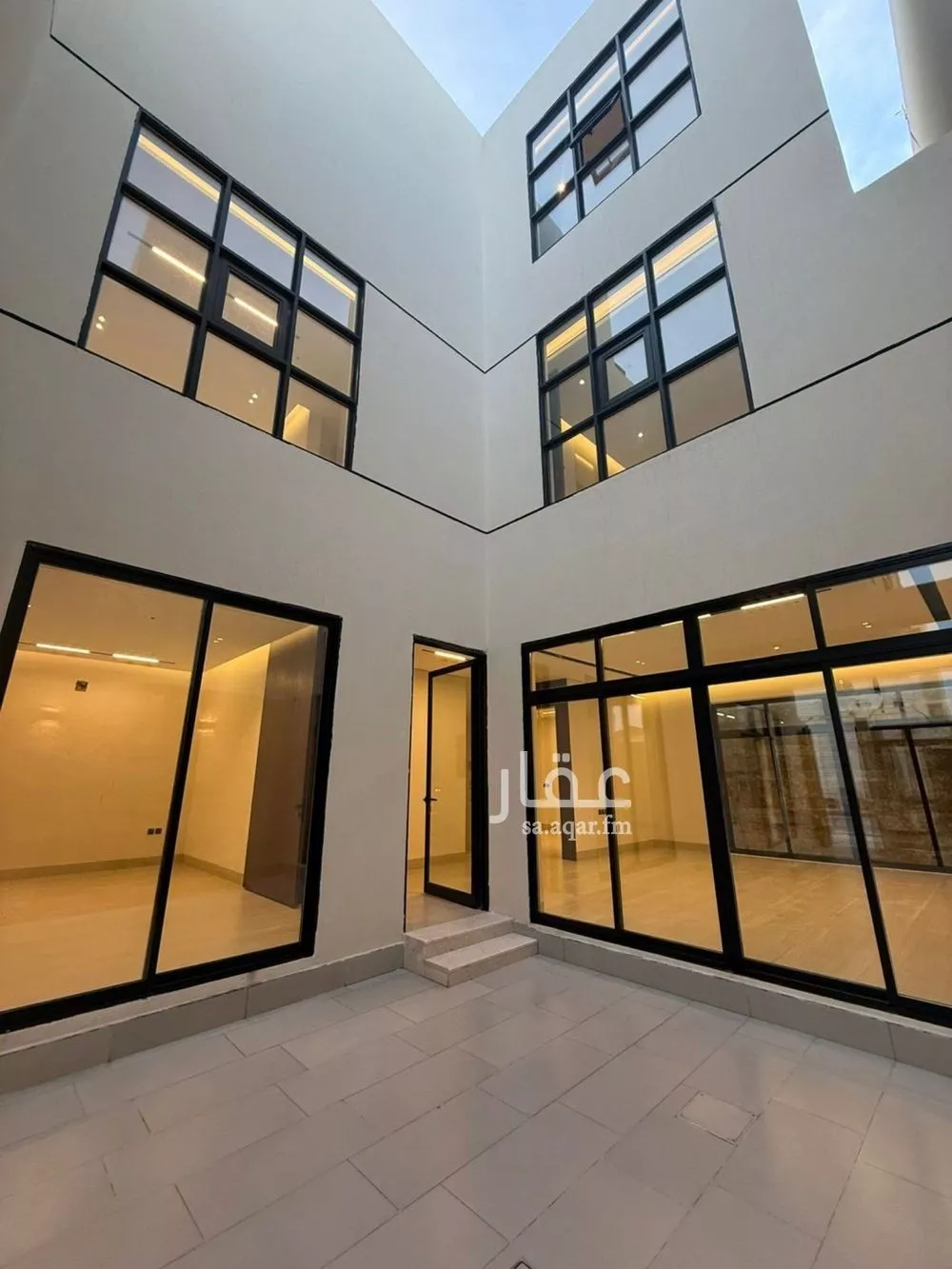 فيلا 7 غرف في المهدية 5