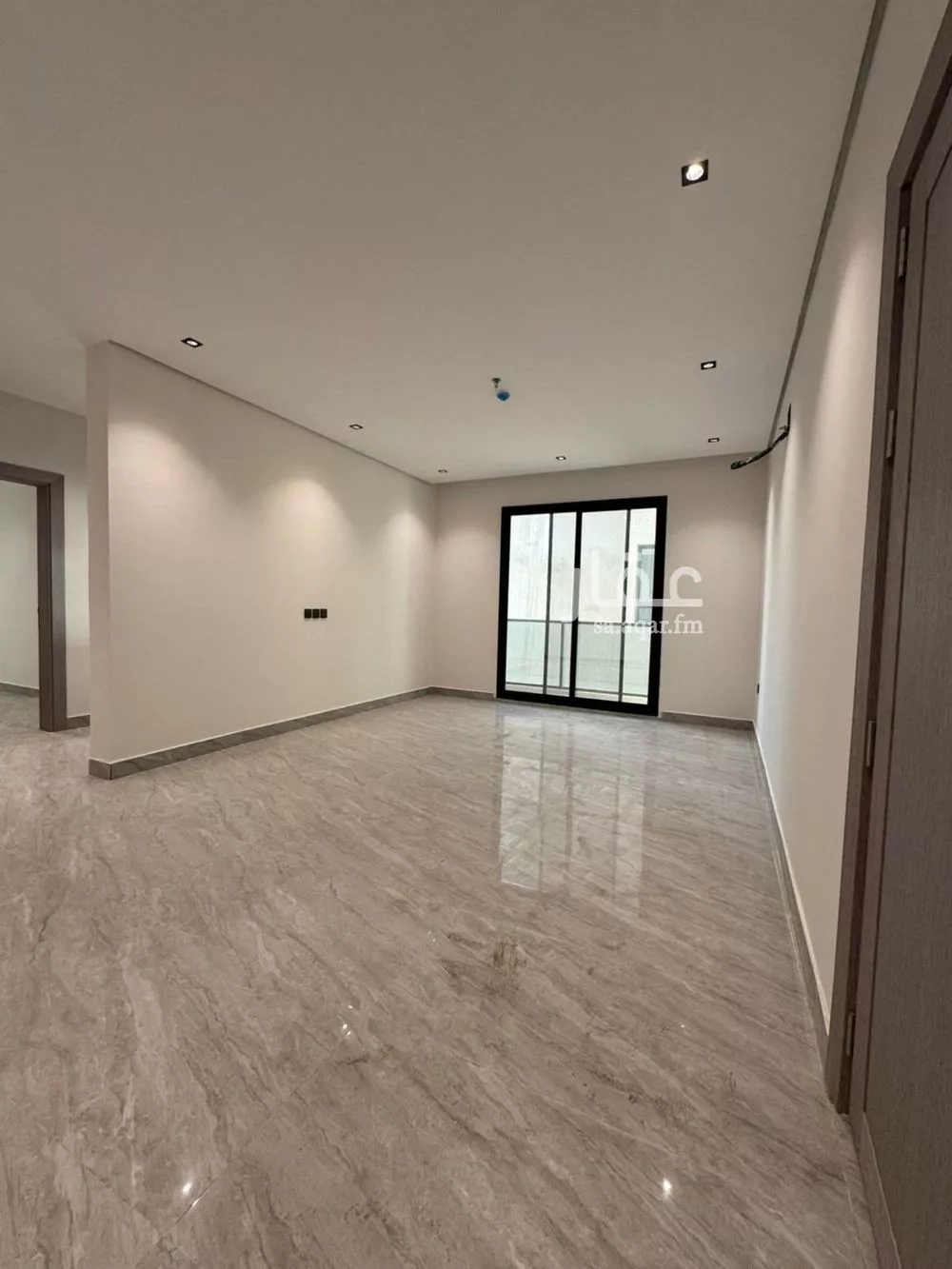 شقة 3 غرف في الحمرا 1