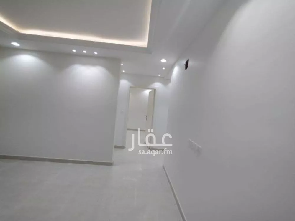 شقة 6 غرف في الرمال 1