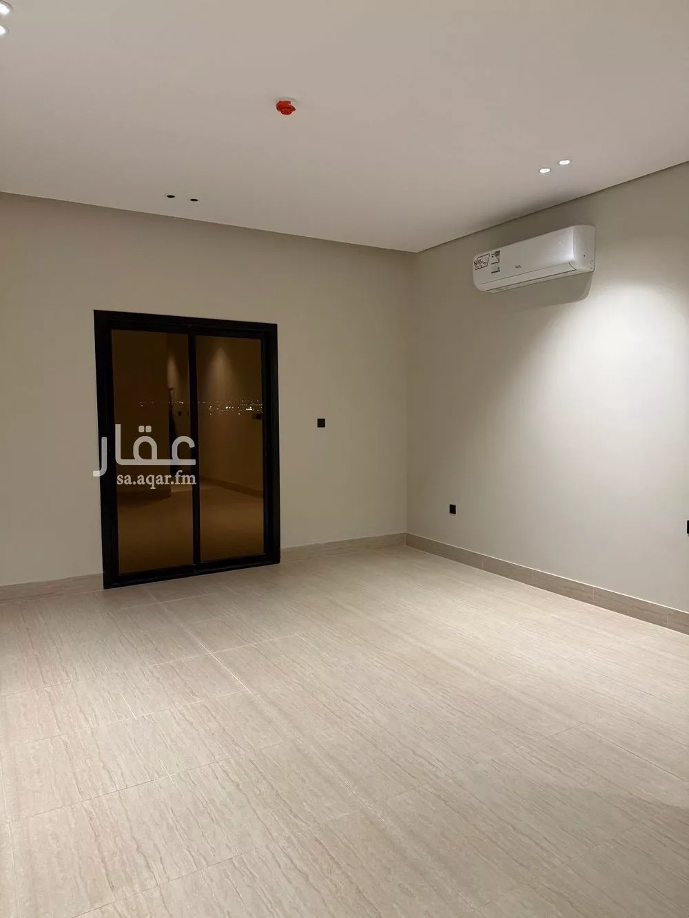 شقة 3 غرف في الرمال 1