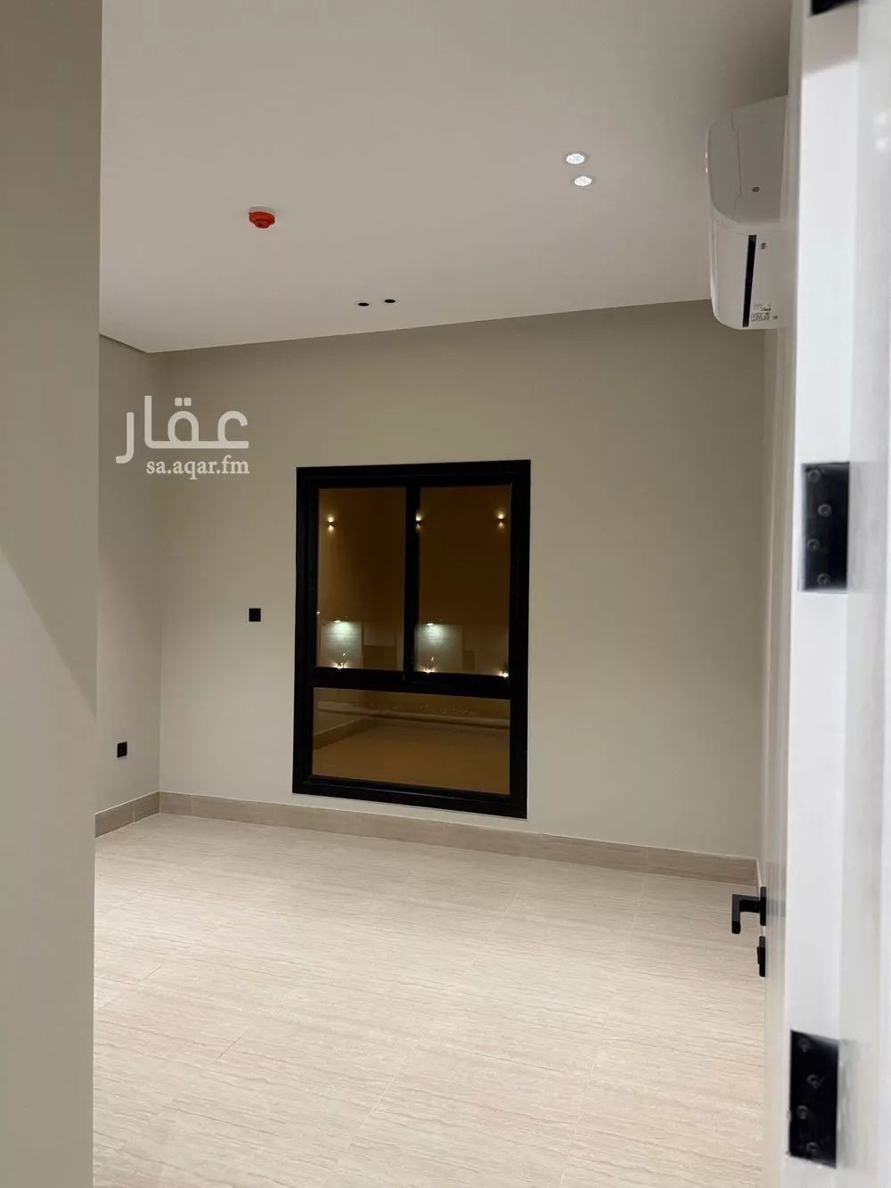 شقة 3 غرف في الرمال 4