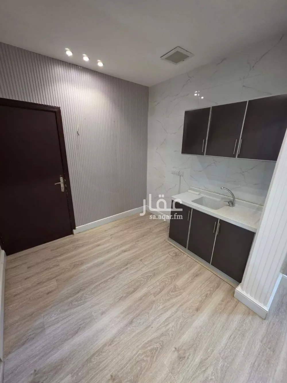 1 bedroom apartment in Al Falah 3