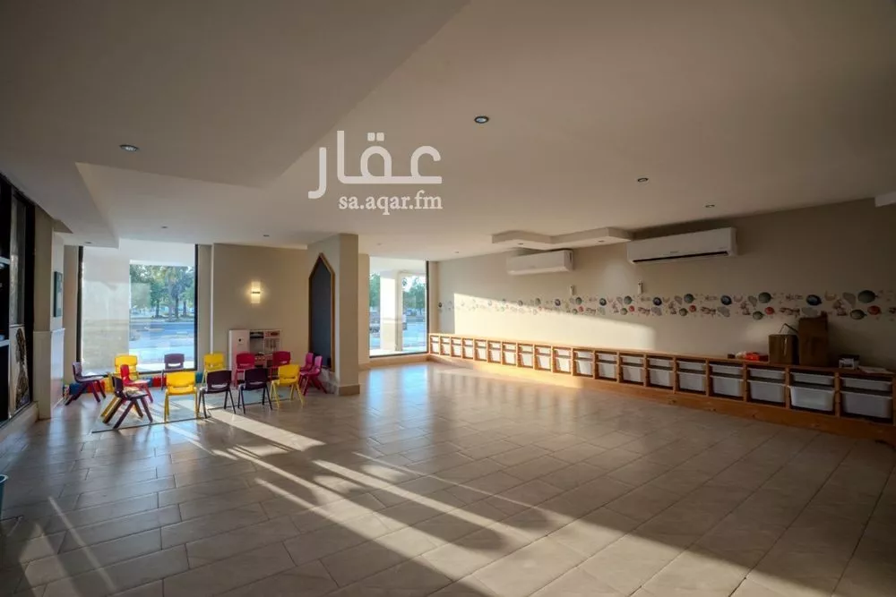 4 bedroom apartment in Ash Shati Al Gharbi 3