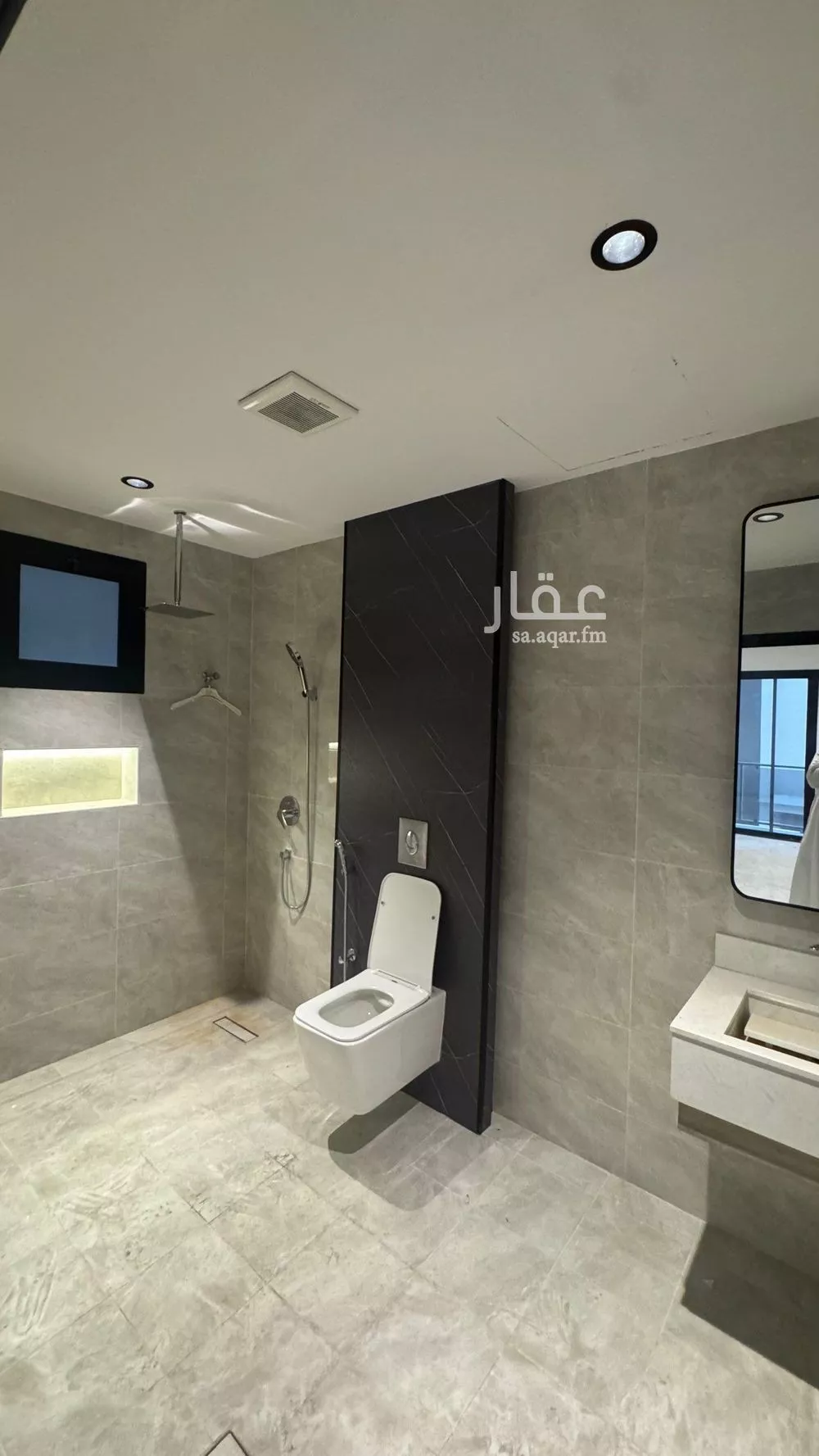 شقة 3 غرف في الحمرا 5