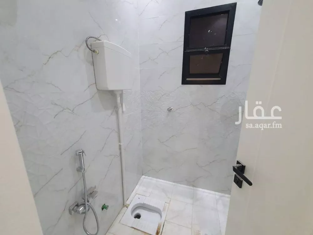 فيلا 7 غرف في أحد 5